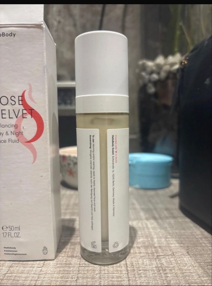 Crème fluide Rose velvet Hello Body - photo numéro 4