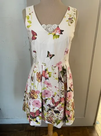 Robe été rose papillon pâle M camaïeu