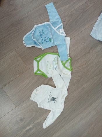 Lot  4 bodys naissance