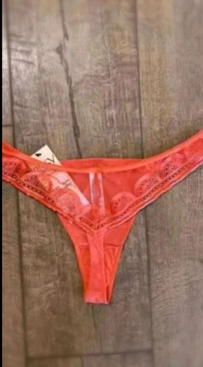 string  neuf