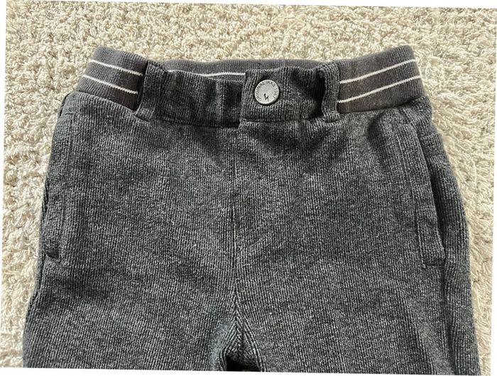 Pantalon gris Ikks taille 18 mois - photo numéro 2