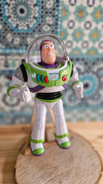 Figurine  buzz l eclair disney pixar