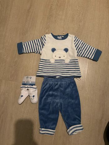 Ensemble pyjama velours avec chaussettes