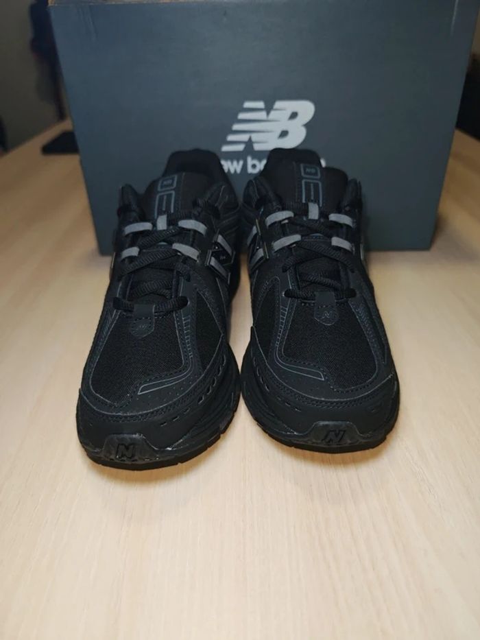 New Balance U1906 rjb Triple Noir neuf en 44,5 - photo numéro 2