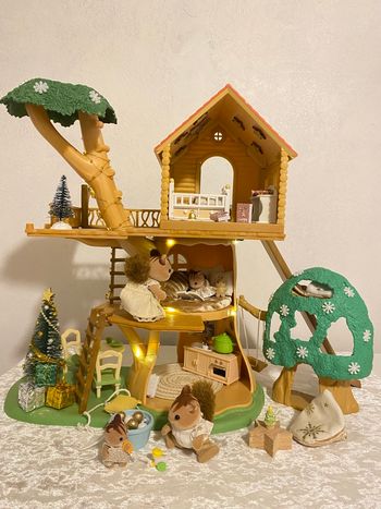Chalet cabane, maison arbre Sylvanian, familier, écureuil Noël