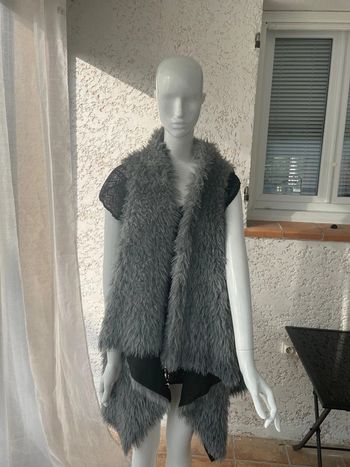 Gilet sans manches fausse fourrure, taille 38