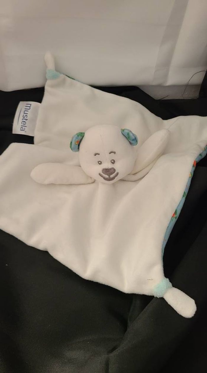 doudou plat ours blanc vert feuille tournesol jaune MUSTI MUSTELA