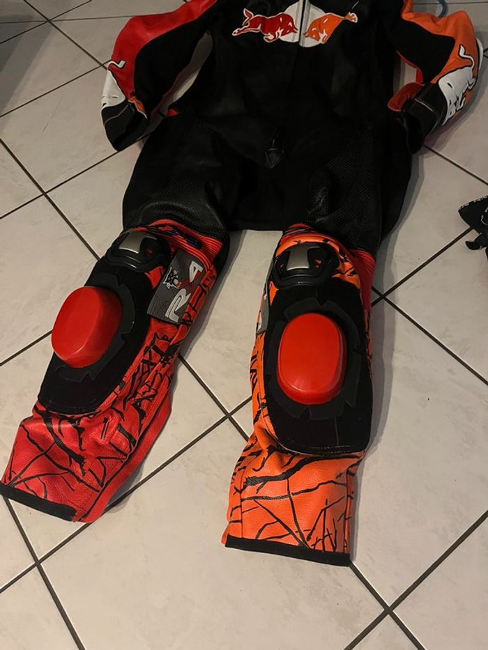 Combinaison avec Sliders et gants - photo numéro 6