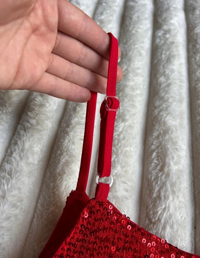 💋 Top rouge à sequins - photo numéro 3