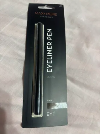 Eye liner feutre noir neuf