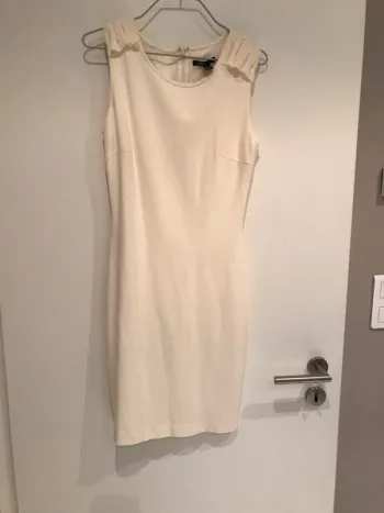 Robe beige Mango