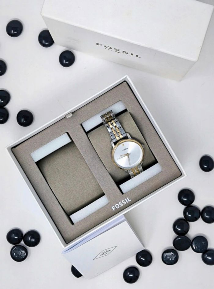 Montre Fossil Femme bicolore avec diamant - photo numéro 3