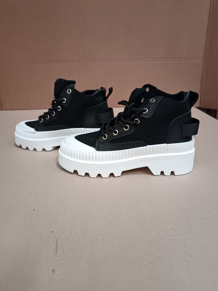 Chaussures montantes noires taille 36 - photo numéro 3