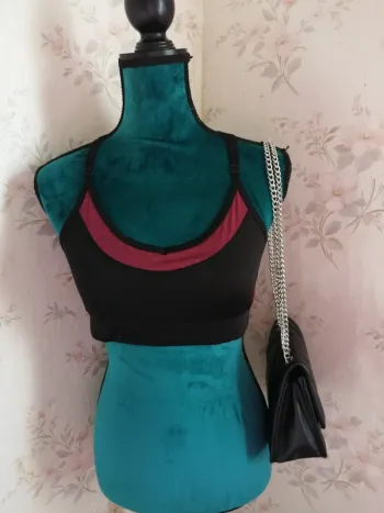 Brassière de sport noire et bordeaux avec bretelles réglables / gémo / (L)