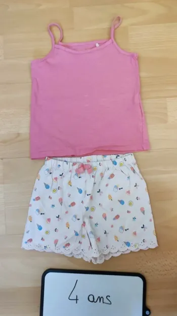 Débardeur et short taille 4 ans