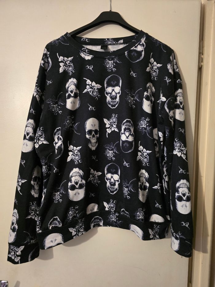 Pull tête de mort