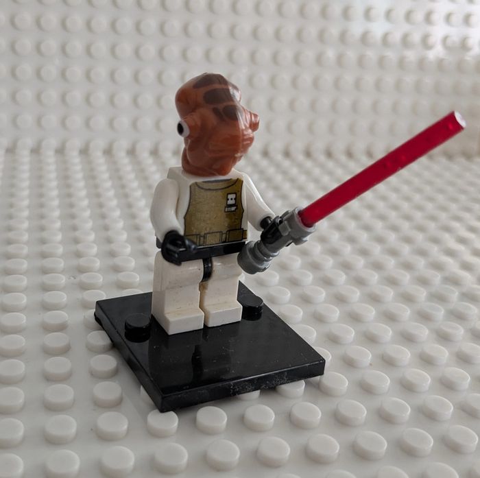 Figurine Star Wars : Amiral Ackbar , style lego - photo numéro 2