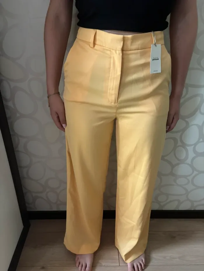 pantalon de tailleur large satinée jaune pimkie taille 36 neuf