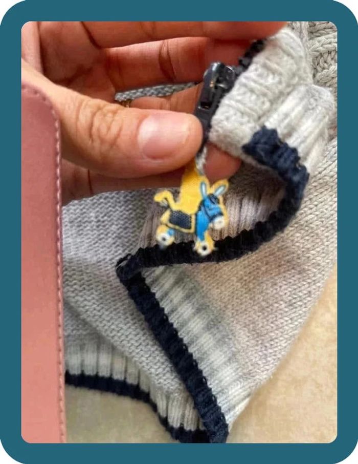 Très beau gilet avec capuche gris clair 18 mois sergent major - photo numéro 4