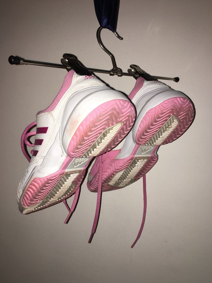 65 - Basket Adidas roses et blanches - photo numéro 2