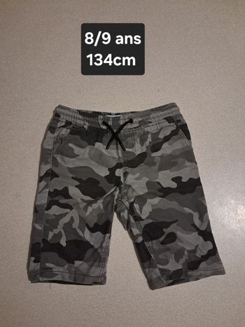 Short militaire 8/9 ans 134cm primark 