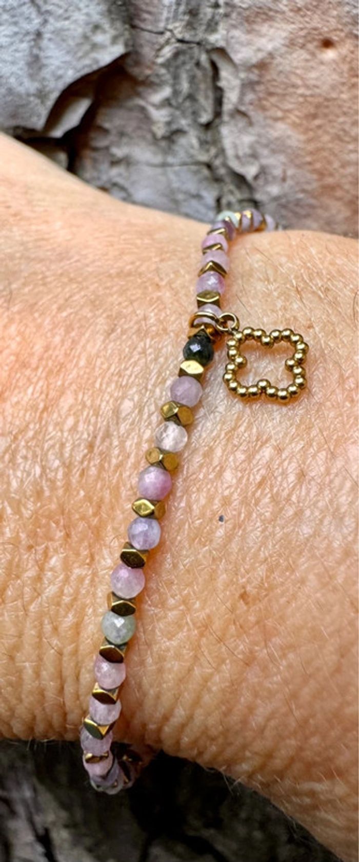 Bracelet réglable élastique perles naturelles jade quartz breloque trèfle