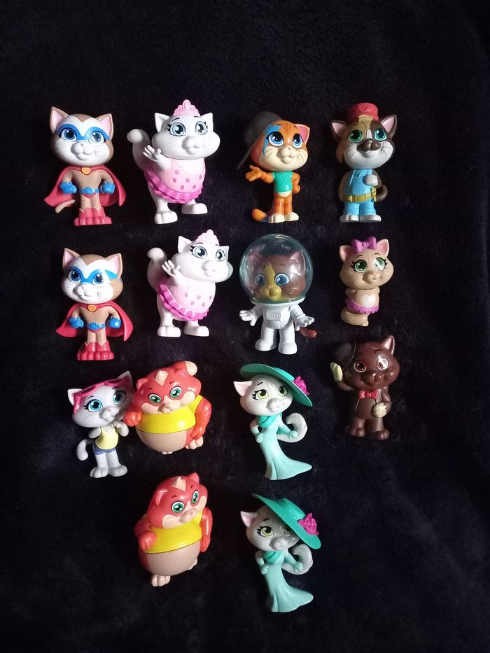 Lot de 14 figurines : Chats (44cats)