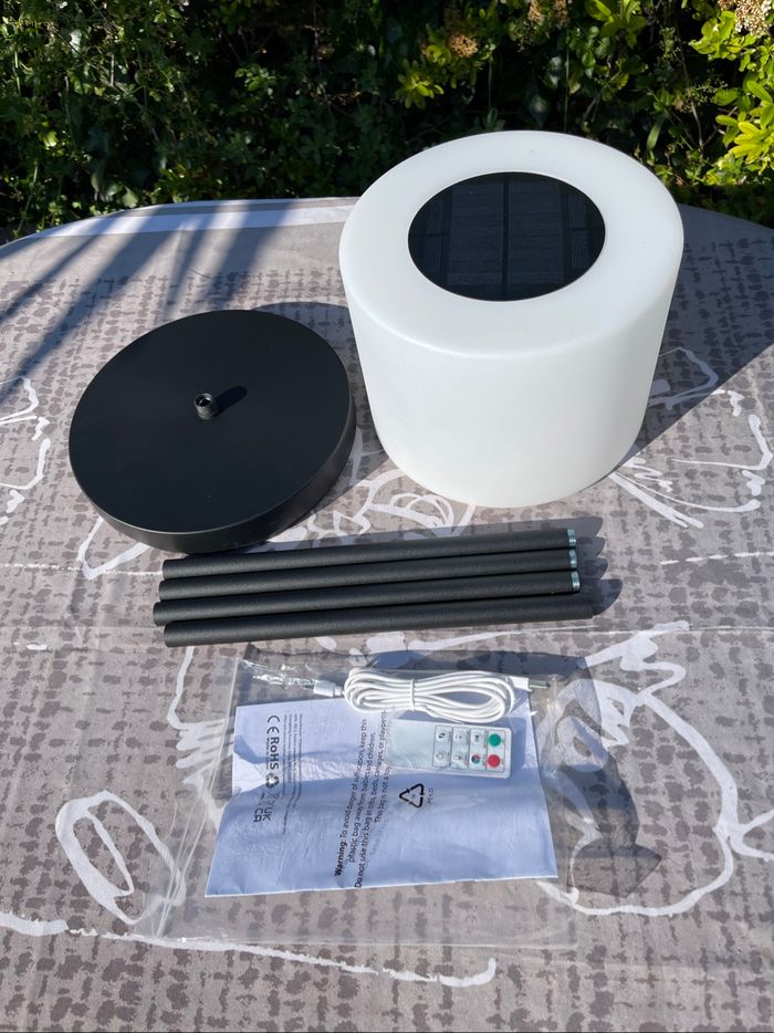 Lampe solaire extérieure GGII LED (réglable, charge solaire + USB) - photo numéro 2