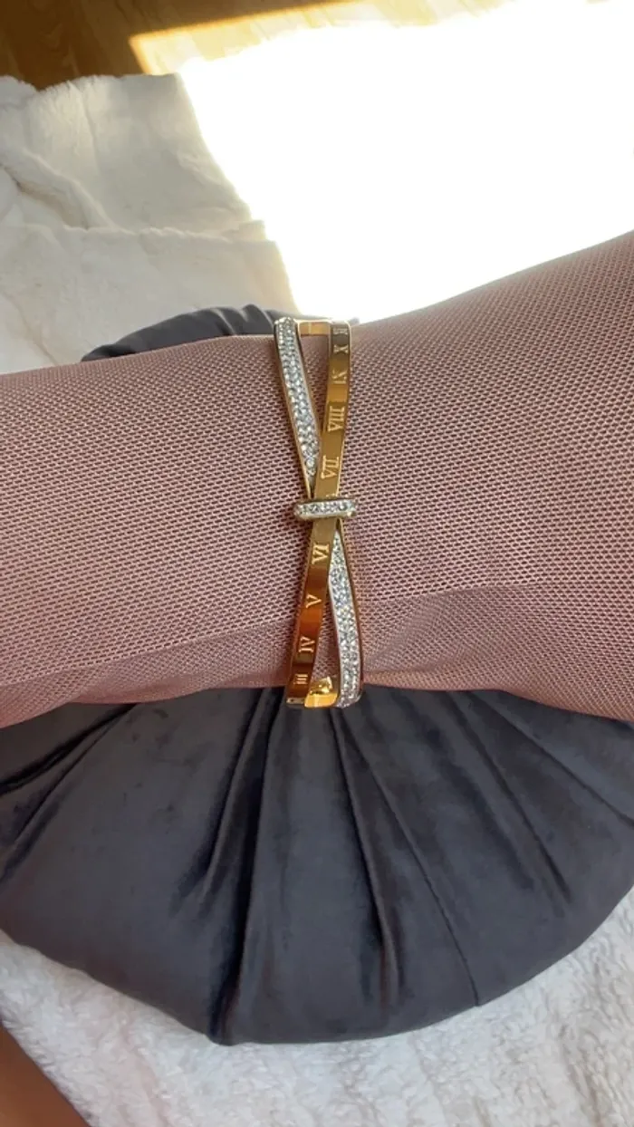 Bracelet doré Neuf - photo numéro 2