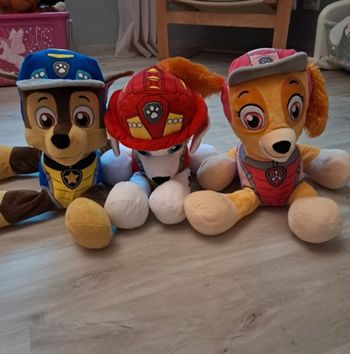 3 grosses peluches pat patrouilles assortis