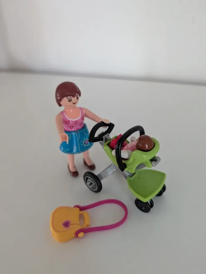 Playmobil 5491 city life maman et bébé avec poussette - photo numéro 2