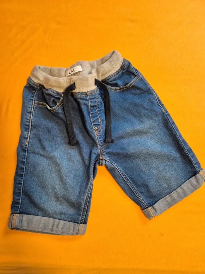 Short en jean garçon bleu et taille grise LH 9 ans - photo numéro 1