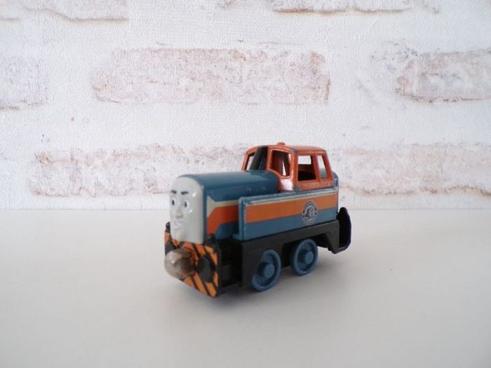 Locomotive - Train - Thomas et ses amis - Den (J2)