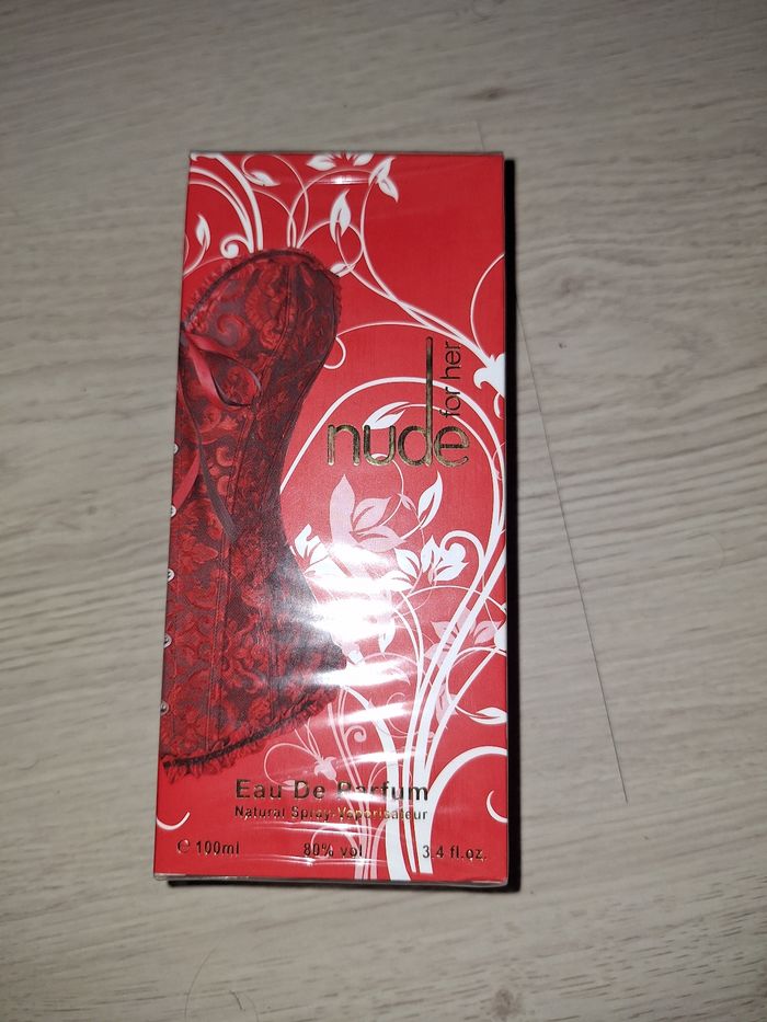 Eau de parfum Nude 100ml neuf sous blister