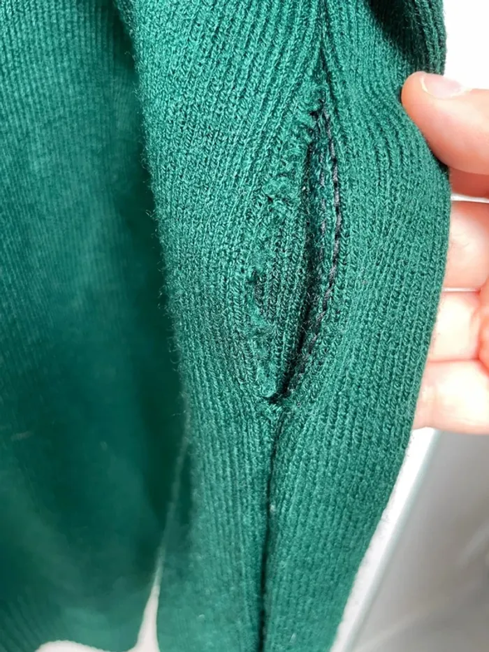 Vintage acrylic knitted V-neck pullover green made in Italy 🇮🇹 - photo numéro 6