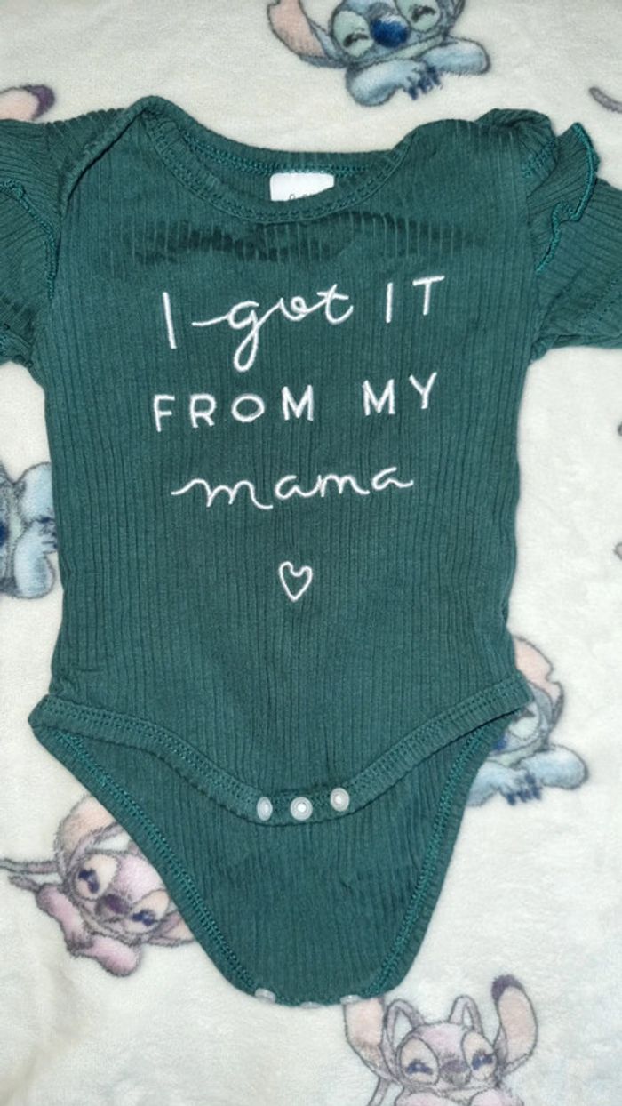 Body manche courte 0/3 mois en très bon état