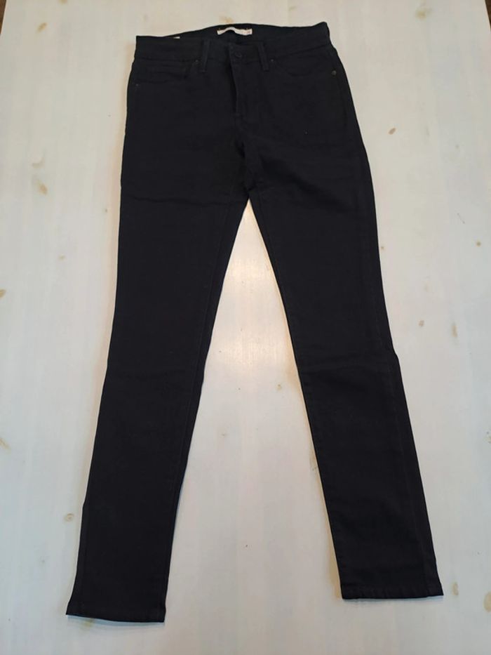 Jeans Levi's 711 26x28 neuf - photo numéro 2