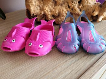Chaussures de piscine pointure 24