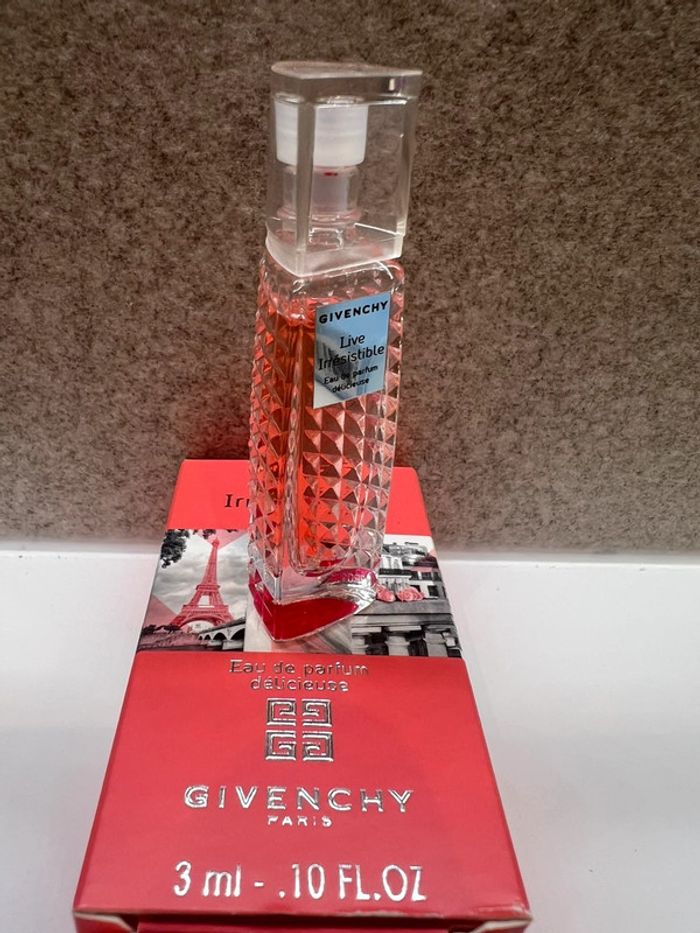 Parfum miniature Givenchy Live irrésistible - photo numéro 2