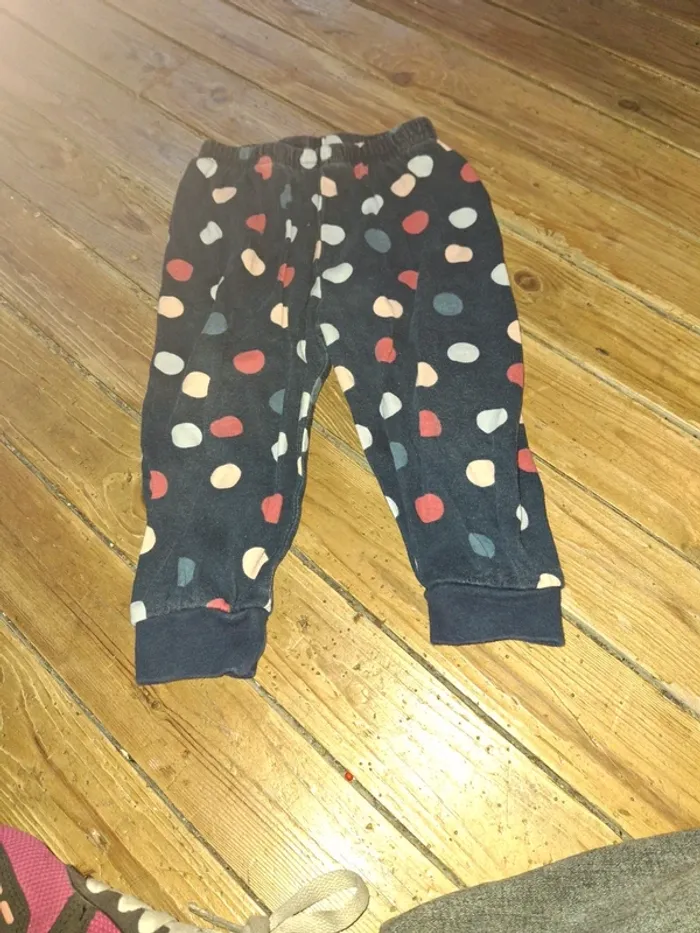 Legging sans etiquette mais taille 24 mois