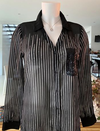 Chemise noire rayé blanche Charlott’