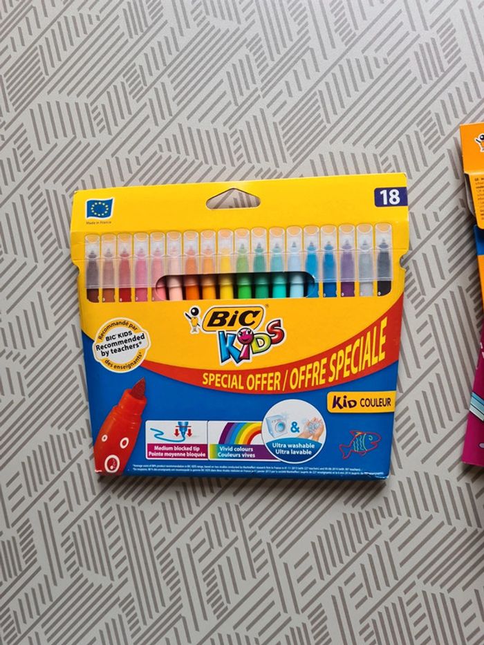 Lot papeteries et trousse - photo numéro 14