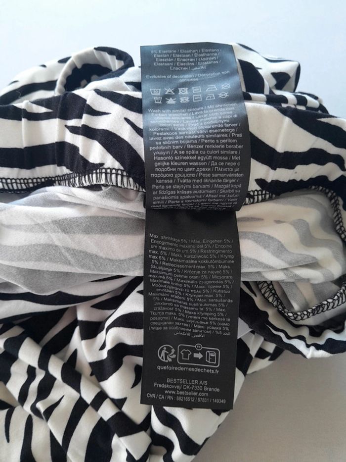 Très beau pantalon zèbre moulant évasé tout doux neuf taille M ou L Noisy May - photo numéro 6