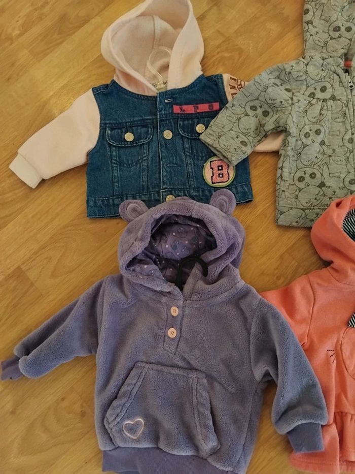 Lot veste à capuche fille 6mois - photo numéro 5
