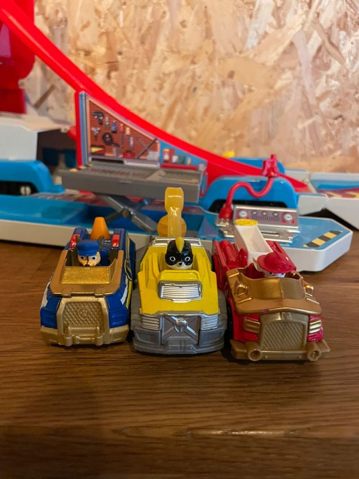 Idée cadeau 🎁 Camion Pat Patrouilleur 2 en 1 True Métal de la Pat Patrouille avec 3 véhicules - photo numéro 8