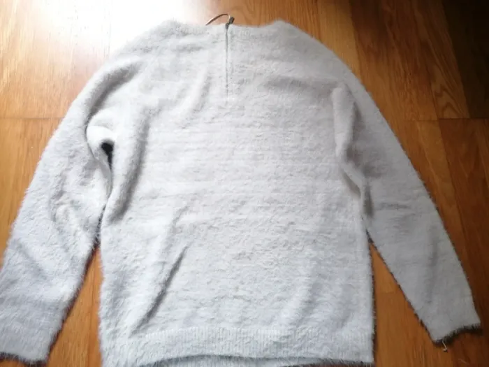 Pull blanc cassé avec papillon - photo numéro 2