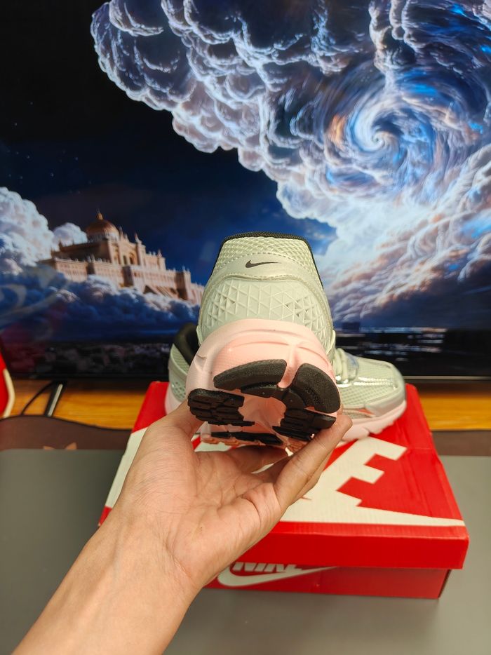 Nike Zoom Vomero 5 Photon Mousse Rose Poussière Taille 36 - photo numéro 2