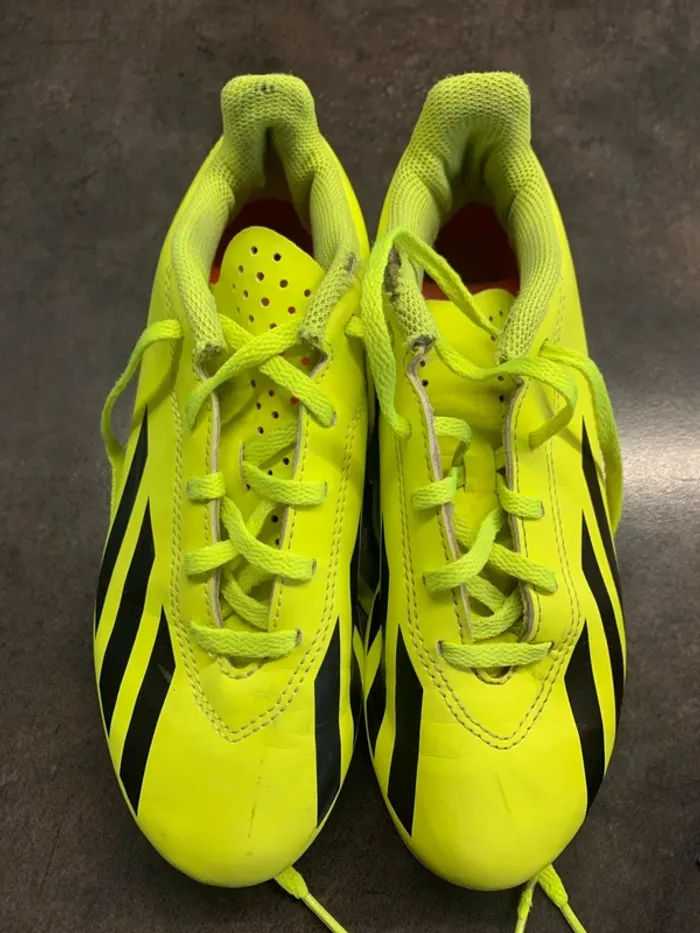 Crampons de foot adidas jaune taille 35 - photo numéro 2