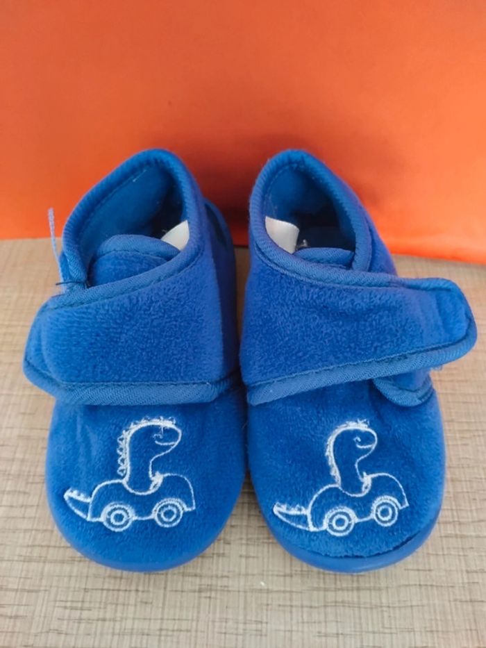Chaussons taille 20 *