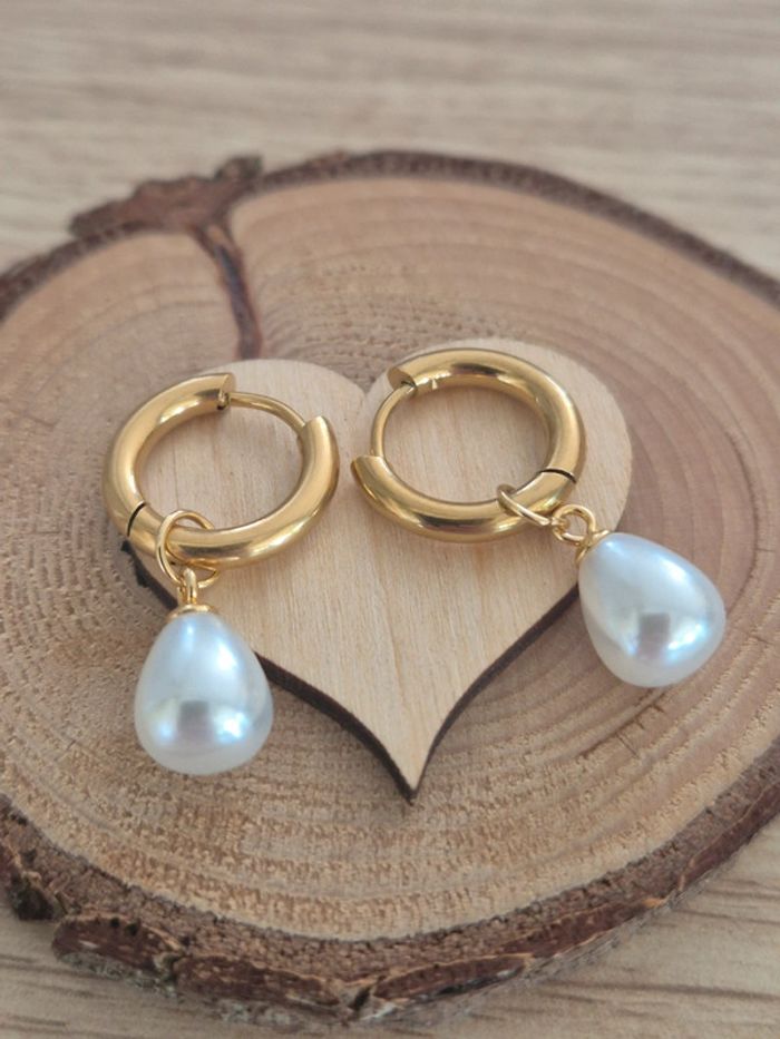 Jolie boucle d'oreilles mini créoles avec perles en acier